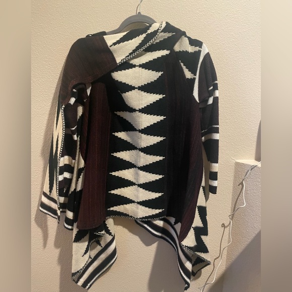 Rhapsody Aztec Knit Cardigan - Picture 8 of 11